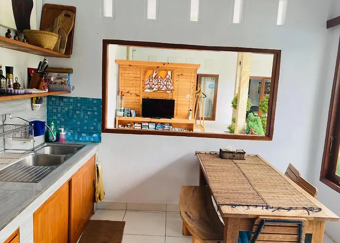 Pintu Biru Villa