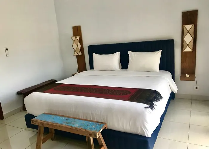 Pintu Biru Villa