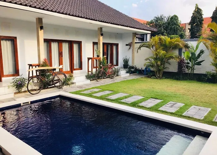 Villa Pintu Biru *