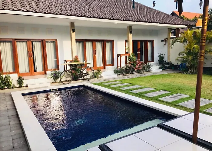 Pintu Biru Villa