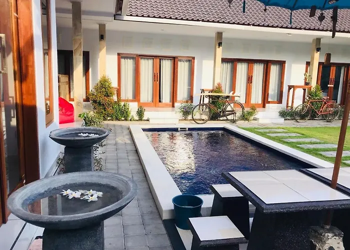 Pintu Biru Villa